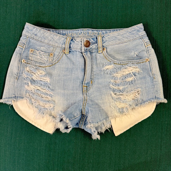 American Eagle Outfitters Pants - American Eagle Hi-Rise Festival Denim Jean Shorts Size 4 peek-a-boo pockets